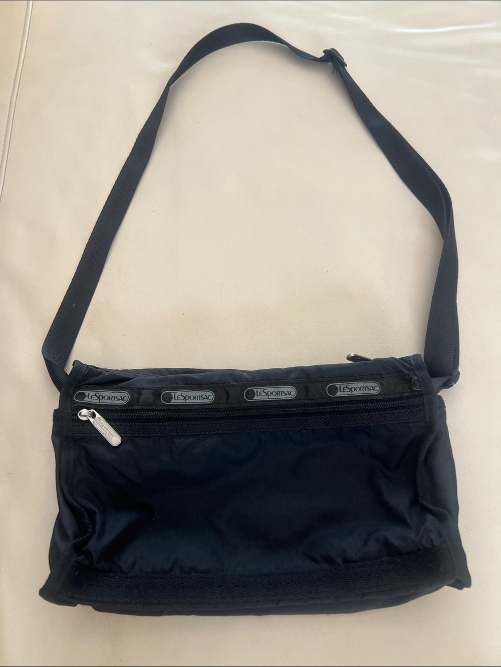 Lesportsac Black Nylon Messenger Crossbody Bag